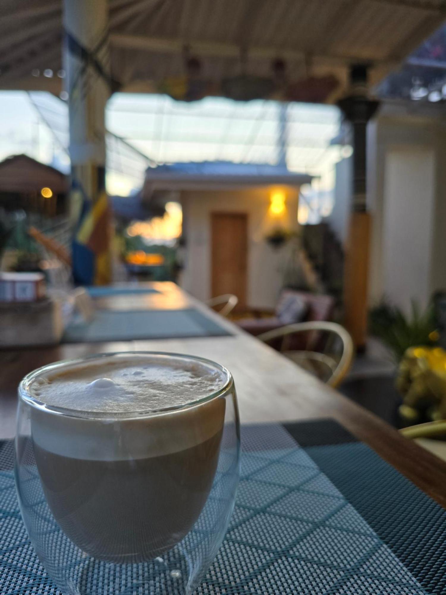 Habibi Hostel & Restaurant Unawatuna Dış mekan fotoğraf